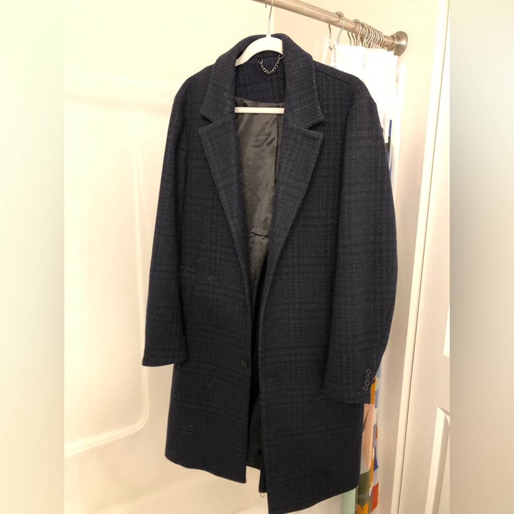 Topman blue and black houndstooth pattern overcoat. Size medium